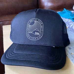 Salomon trucker hat